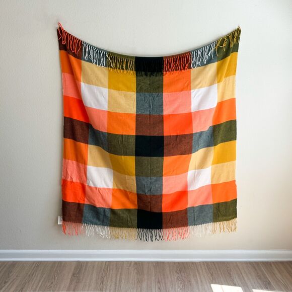 New Hadley Wren Womens Multicolor Fringe Plaid Blanket Scarf Fall + Winter Scarf - Picture 2 of 7